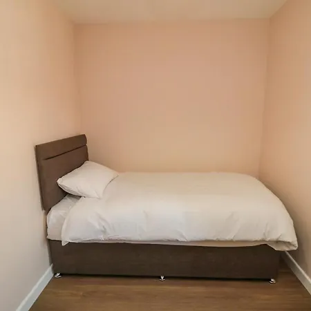 Rowan House * סקארבורו
